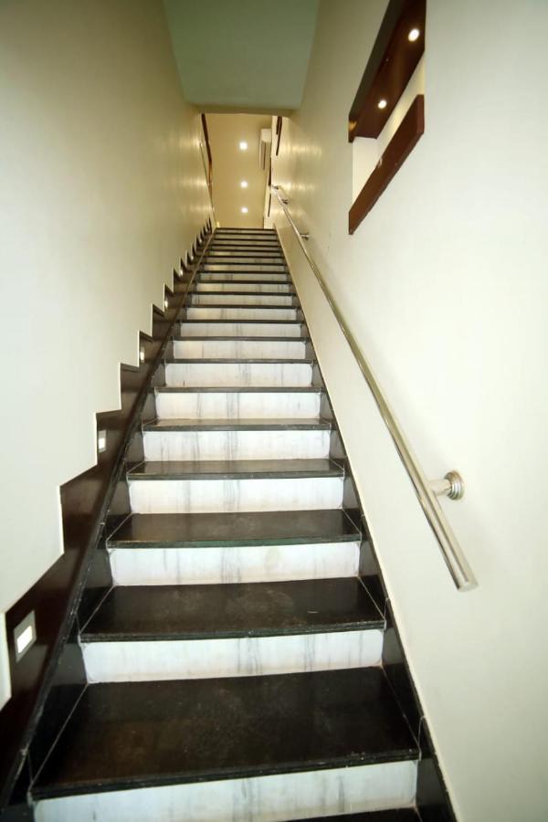 Banyan Hotel&Restro Hisar Екстер'єр фото